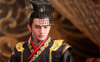 嬴政和芈月是什么关系？两人血缘相隔甚远（祖宗辈）