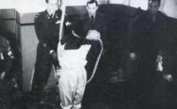 古代酷刑绞刑，拉断犯人颈椎导致身首异处(全身瘫痪)