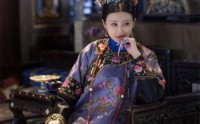 嘉庆将13岁秀女献给88岁乾隆  乾隆笑而纳之  半年后少女便守寡了