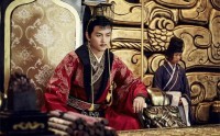 皇后死后隋文帝派人寻到一处绝好葬地  但相地师的话令他半信半疑