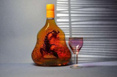 红茅药酒的功效与作用 喝鸿茅药酒要注意什么