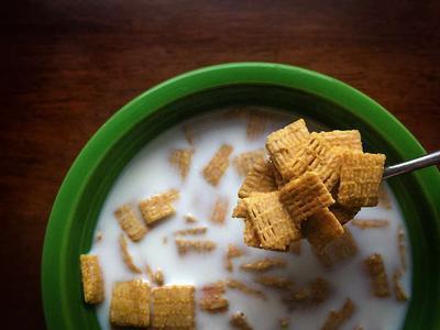 拉肚子能喝纯牛奶吗 牛奶不能和什么食物同食