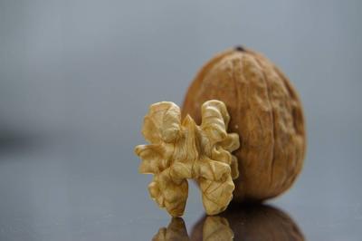 蜂蜜炒核桃治咳嗽吗 咳嗽的病因有哪些