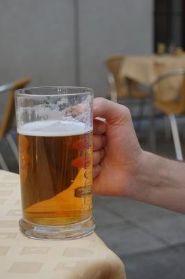 吃伤风胶囊后可以喝啤酒么 伤风的原因都有哪些的呢