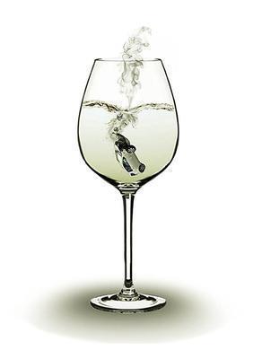 酒精中毒死亡的法律 劝酒人应承担的法律责任