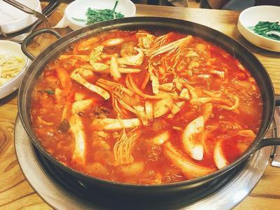红曲米粉上色的用法 红曲米粉上色红烧肉