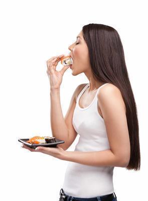 头顶长白发吃什么好 介绍四种防治白发食物