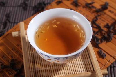 隔夜茶叶水能浇花吗 隔夜茶水用对了让花长得更旺盛